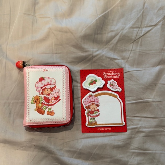 unknown Handbags - Strawberry Shortcake Wallet with Sticky Notes
